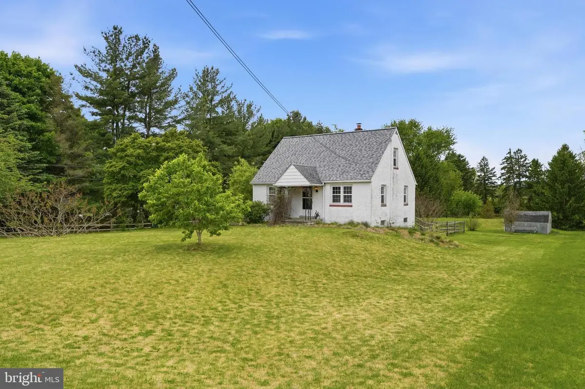 3250 Manor Rd, Coatesville, PA 19320 - #1