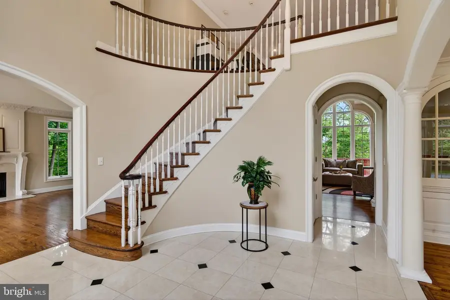 606 Longchamps Dr, Devon, PA 19333 - #2