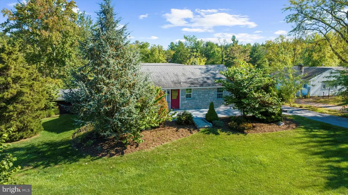287 Kulp Rd, Pottstown, PA 19465 - #1