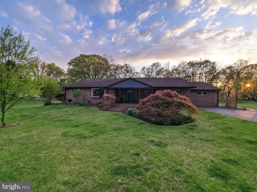 128 Mark Dr, Pottstown, PA 19465 - #2