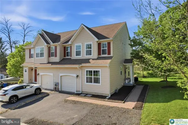 321 E 3rd St, AVONDALE, PA 19311