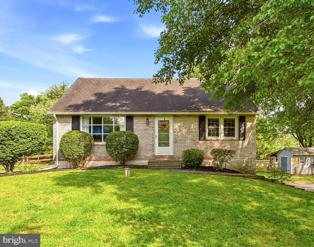 60 Roberts Cir, Pottstown, PA 19465 - #1