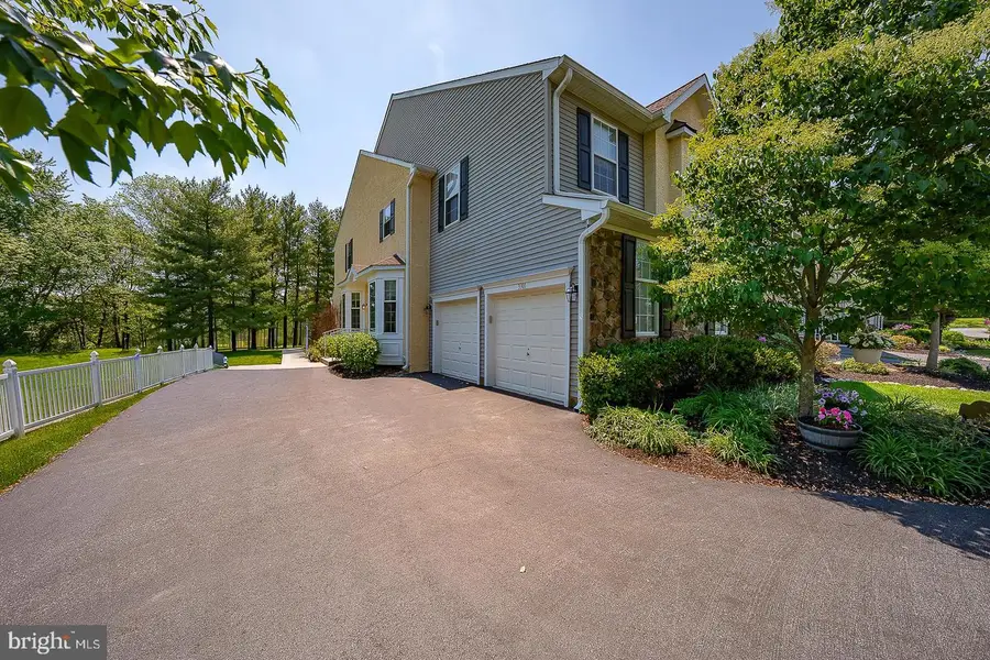 3301 Maplevale Cir, Newtown Square, PA 19073 - #3