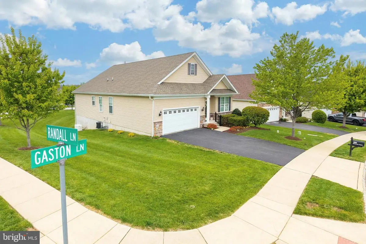 200 Gaston Ln, Coatesville, PA 19320 - #1