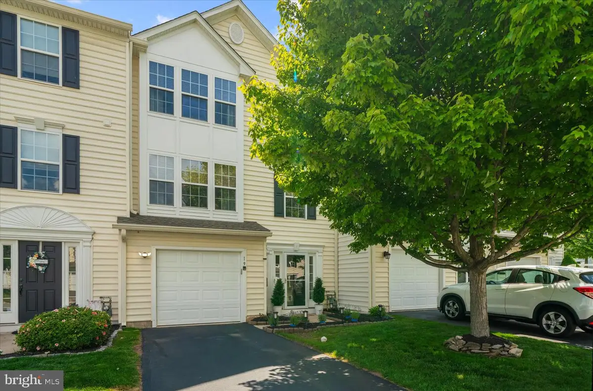 19 Bayberry Ln, Pottstown, PA 19465 - #1