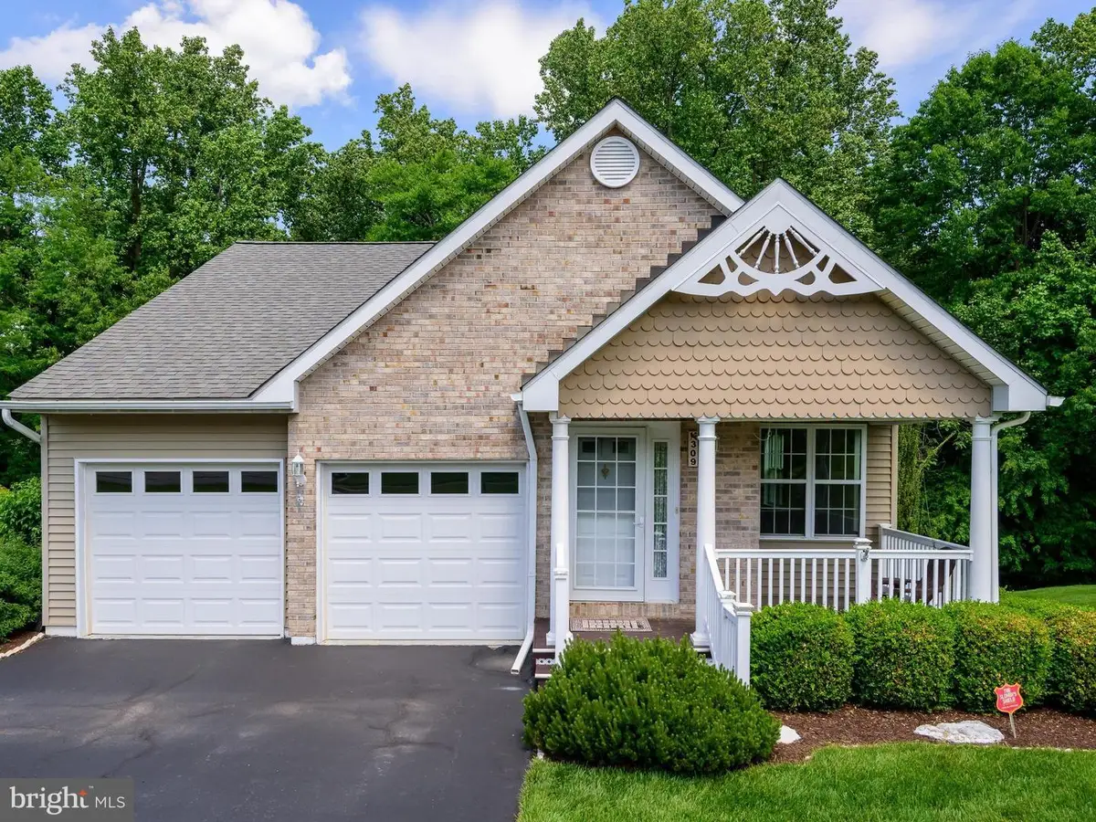 309 Deer Track Ct, West Grove, PA 19390 - #1