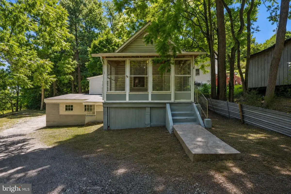 8 Jane St, Coatesville, PA 19320 - #1
