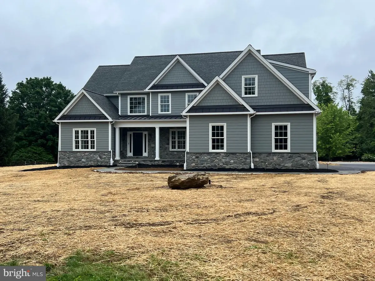 2400 Horseshoe Trl, Chester Springs, PA 19425 - #1