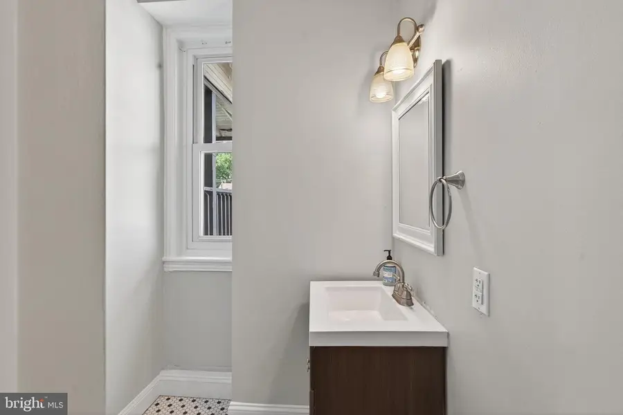 144 Gay St, Phoenixville, PA 19460 - #3