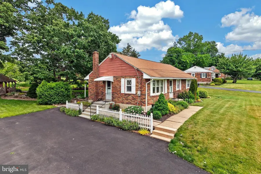 1233 Miller Rd, Pottstown, PA 19465 - #2