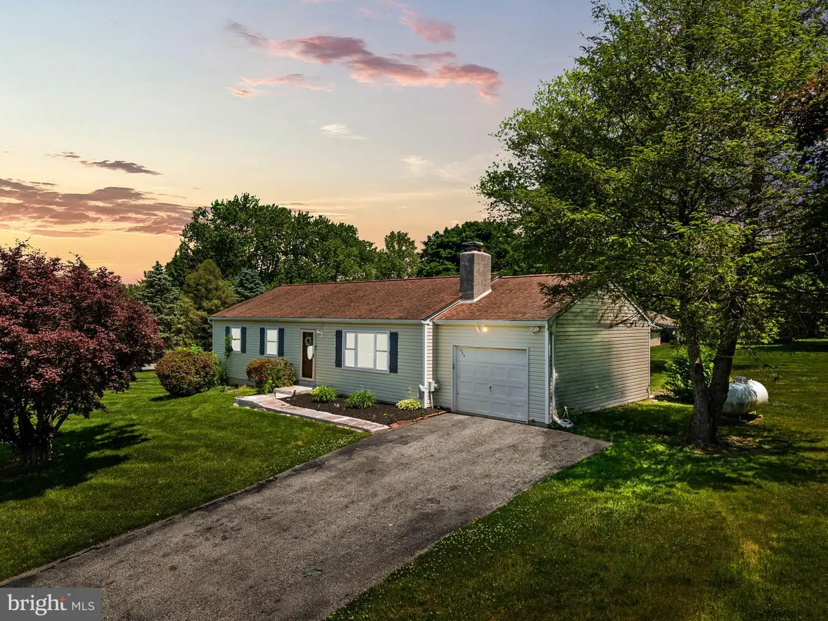 114 Westmoreland Dr, Coatesville, PA 19320 - #1