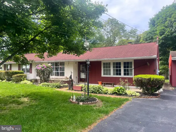 352 Pughtown Rd, SPRING CITY, PA 19475