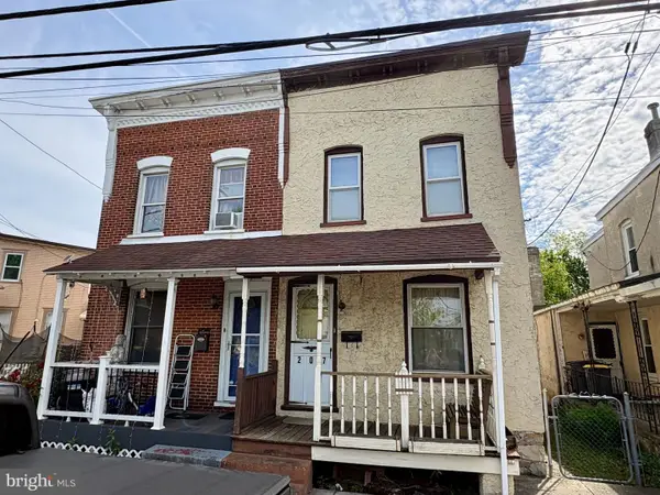 207 Chestnut St, DOWNINGTOWN, PA 19335