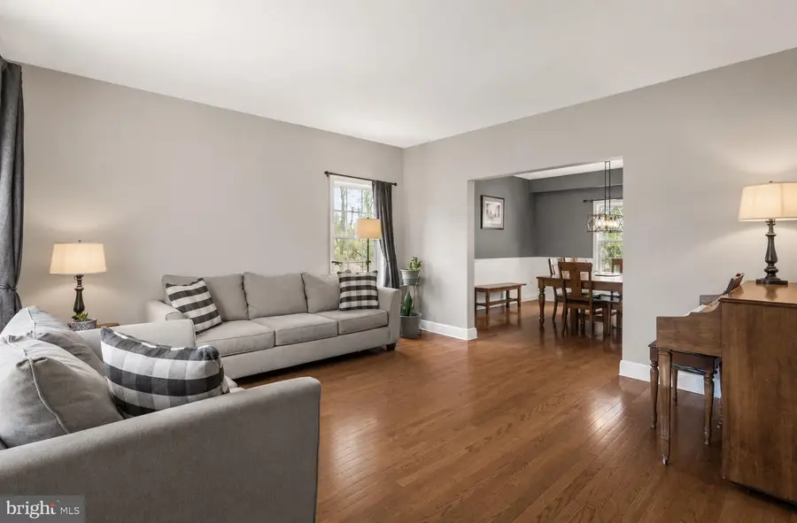 923 Chester Dr, Pottstown, PA 19465 - #3