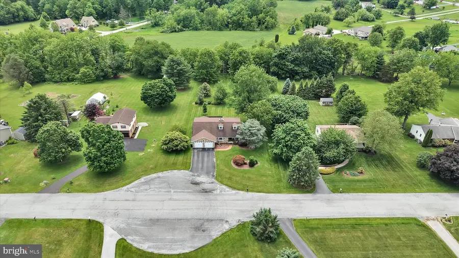 100 Lakeview Dr, Elverson, PA 19520 - #3