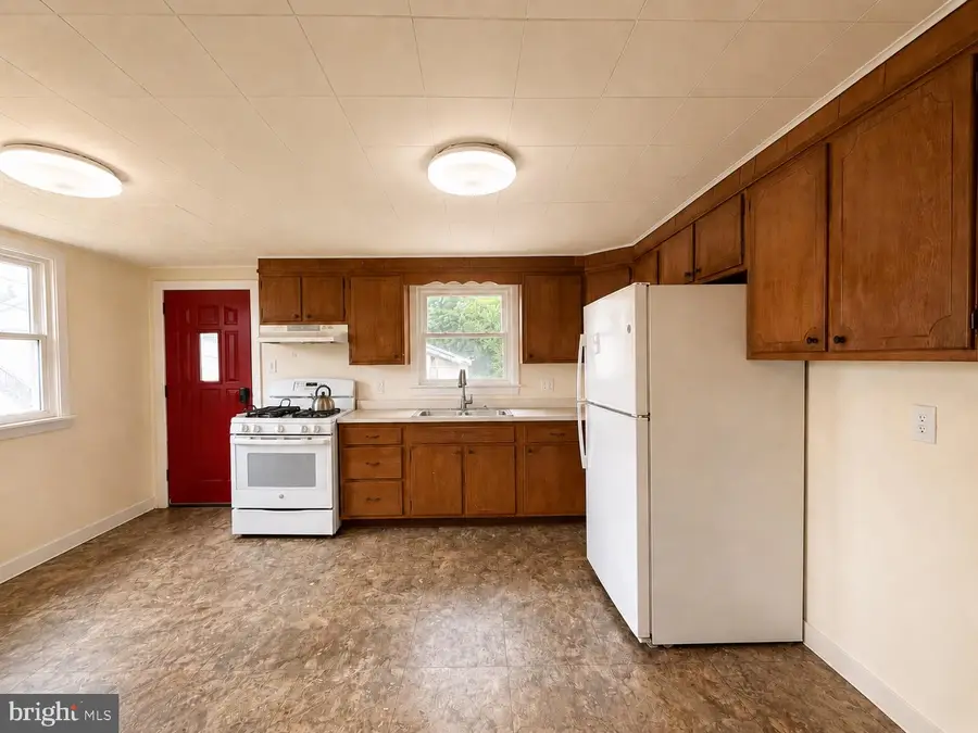 119 Pennsylvania Ave, Coatesville, PA 19320 - #2