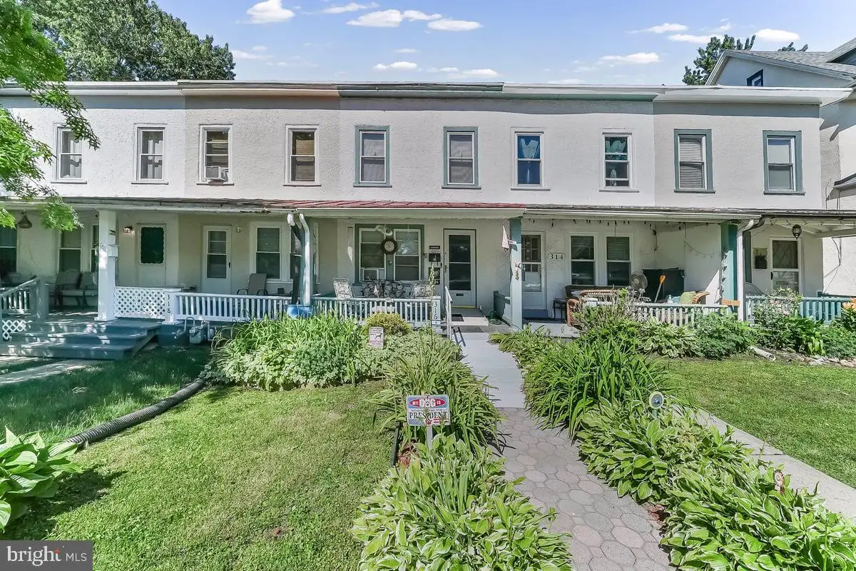 316 Center St, Kennett Square, PA 19348 - #1