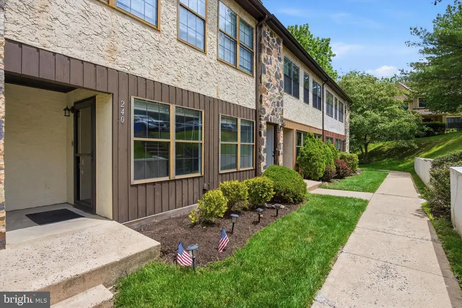 240 Smallwood Ct, West Chester, PA 19380 - #2