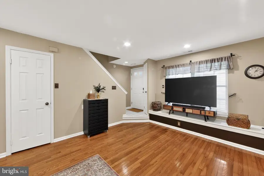 46 Rampart Dr, Chesterbrook, PA 19087 - #3