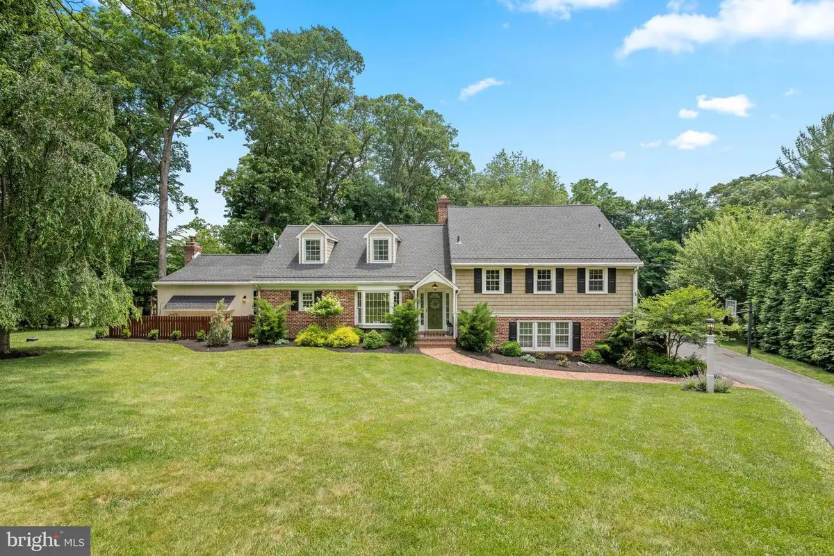 912 Weadley Rd, Wayne, PA 19087 - #1