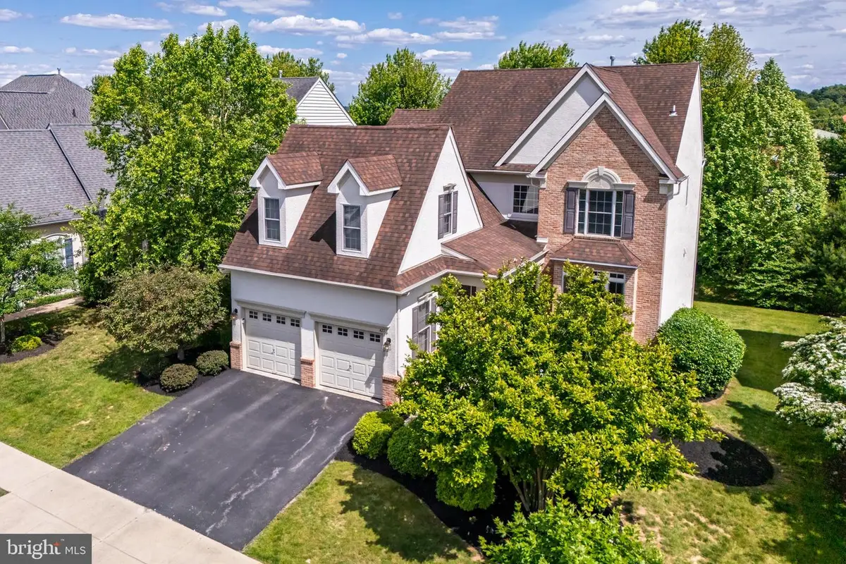 421 Waynebrook Dr, Chester Springs, PA 19425 - #1