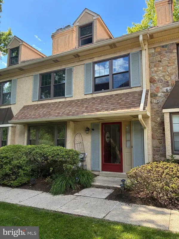 11 Chateau Cir, CHESTERBROOK, PA 19087