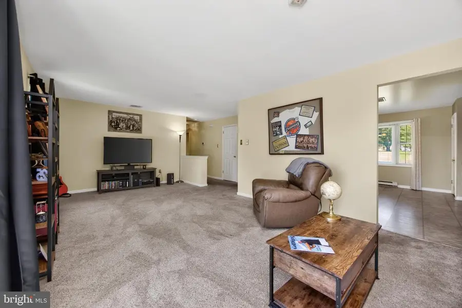 21 Berkley Dr, Downingtown, PA 19335 - #3