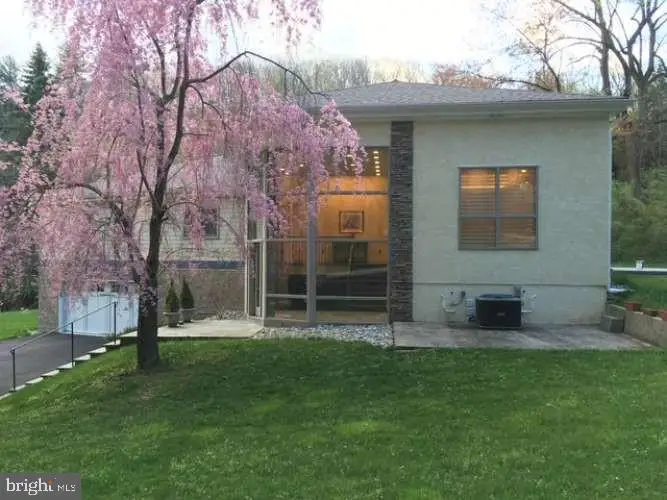 215 Oakwood Ln, Phoenixville, PA 19460 - #2