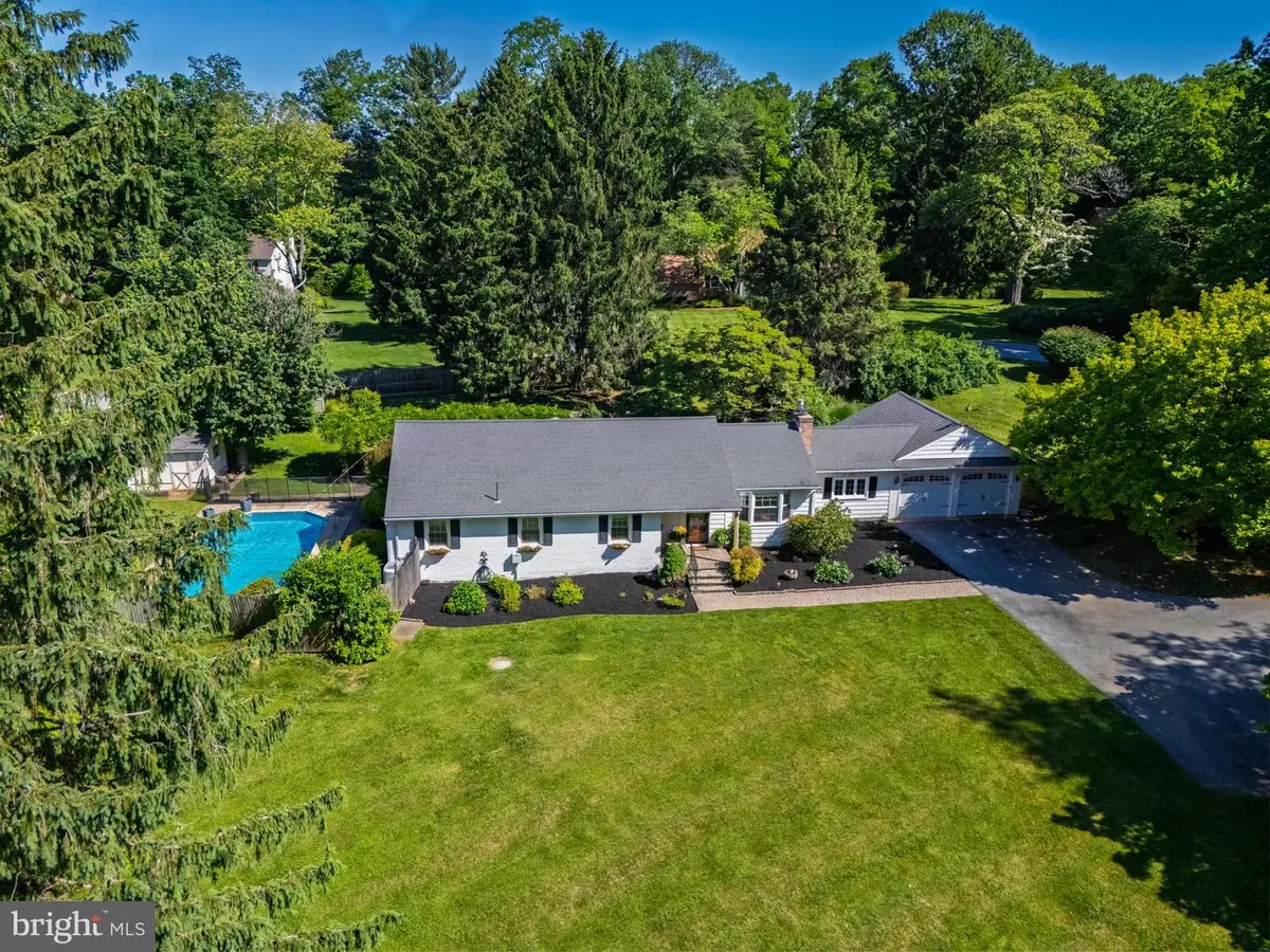 912 Springwood Dr, West Chester, PA 19382 - #1