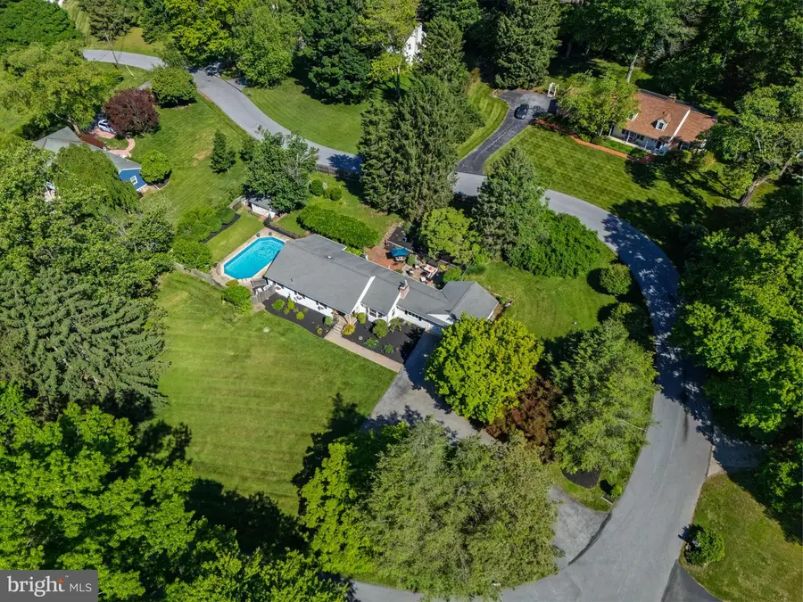 912 Springwood Dr, West Chester, PA 19382 - #3