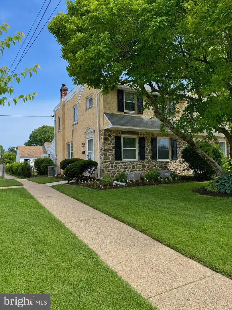 1024 W Bridge St, Phoenixville, PA 19460 - #1