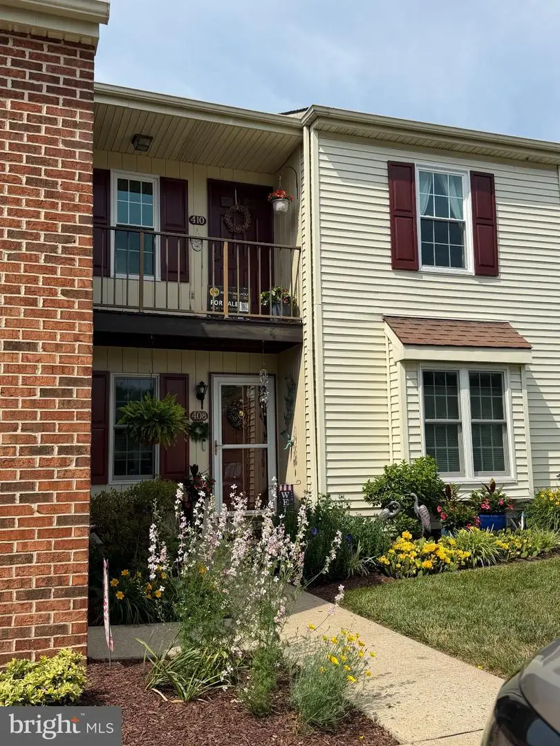 410 Westridge Dr, Phoenixville, PA 19460 - #1
