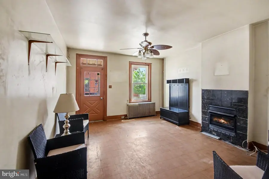 239 Hall St, Phoenixville, PA 19460 - #3