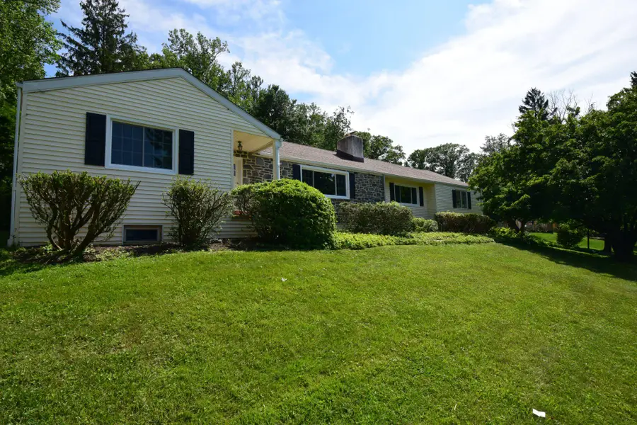 4 Carol Ln, Berwyn, PA 19312 - #3