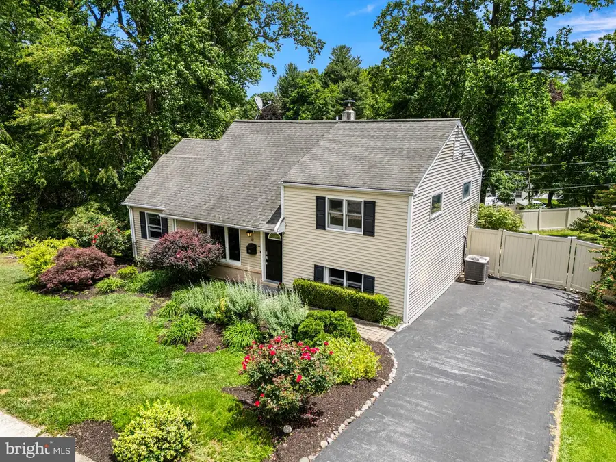 48 Greentree Ln, Malvern, PA 19355 - #3