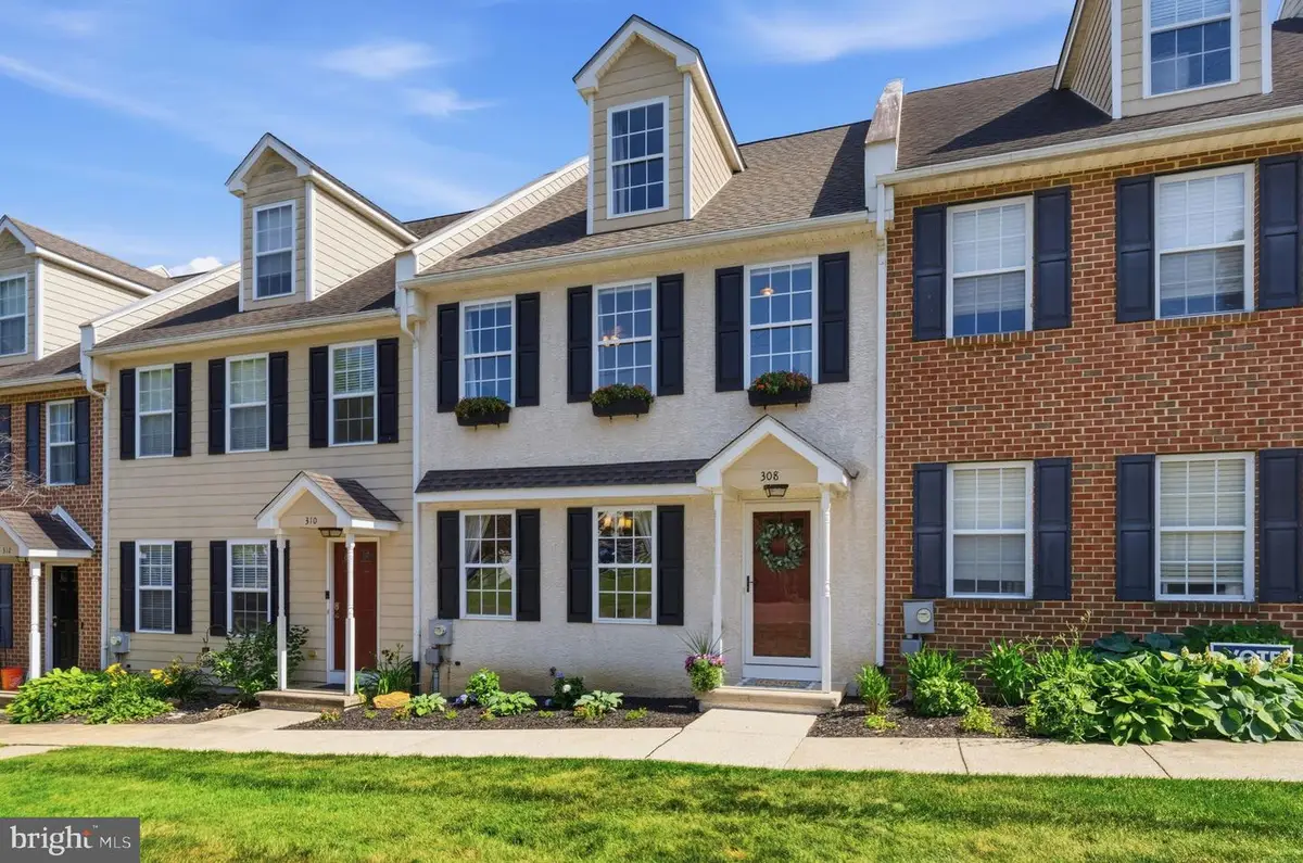 308 E Mulberry St, Kennett Square, PA 19348 - #1