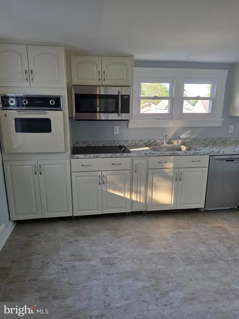 1007 Livingston Ave, Phoenixville, PA 19460 - #3