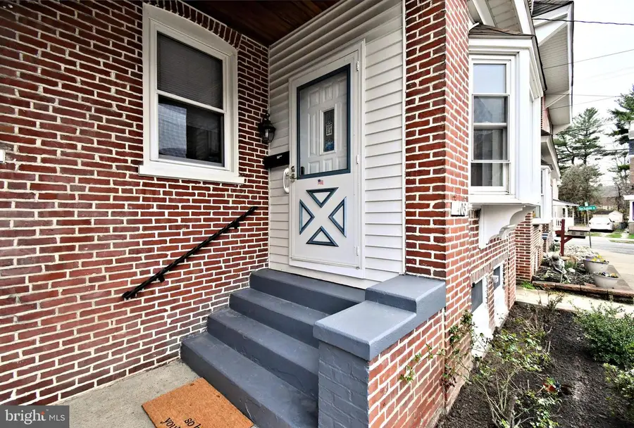 408 1st Ave, Phoenixville, PA 19460 - #3
