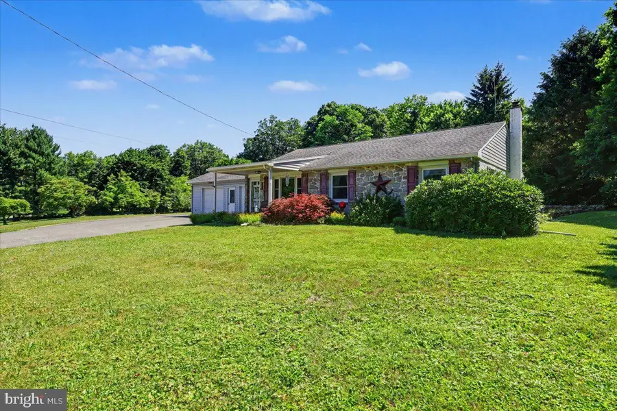 451 Saylors Mill Rd, Spring City, PA 19475 - #2