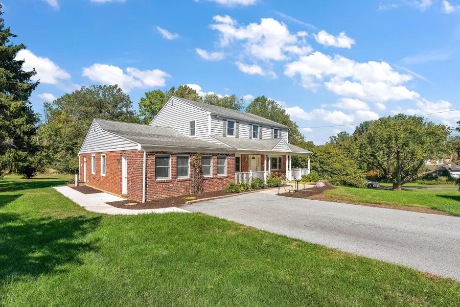 31 Deer Run Ln, Malvern, PA 19355 - #2