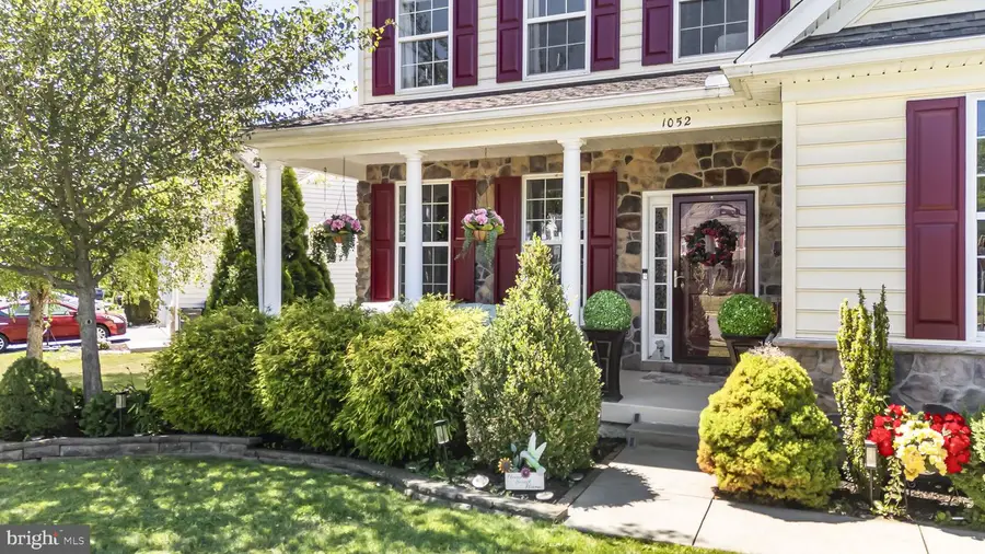1052 Walnut St, Honey Brook, PA 19344 - #2