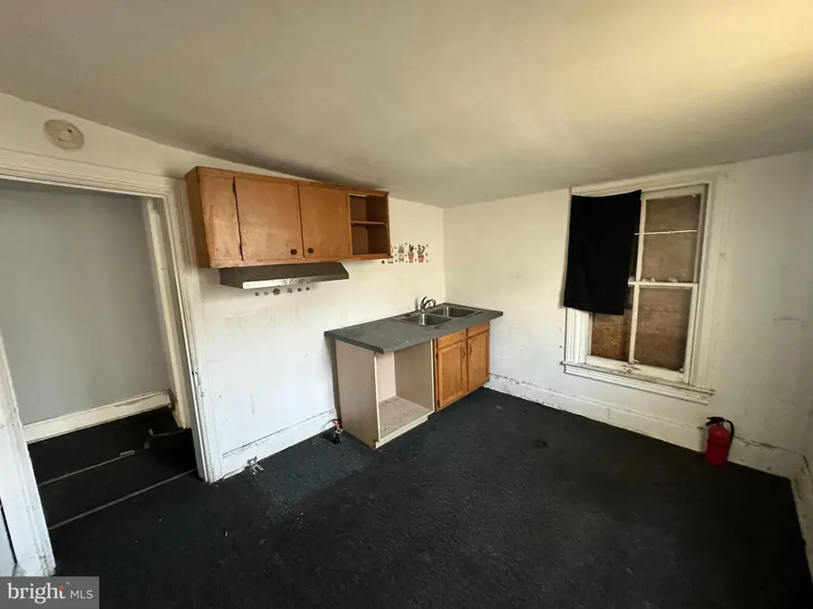 712 E Lincoln Hwy, Coatesville, PA 19320 - #3