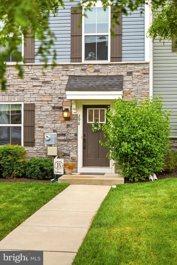 296 Sugar Maple Sq, Downingtown, PA 19335 - #2