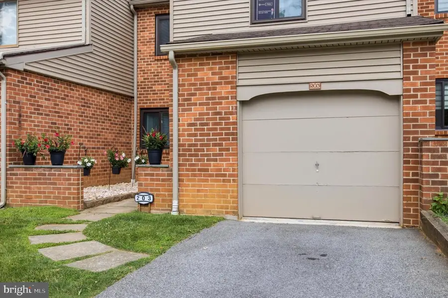 203 Camsten Ct, Chesterbrook, PA 19087 - #3