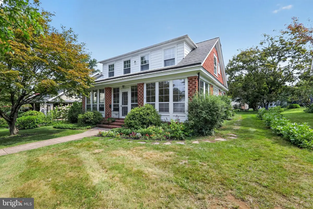 729 N Walnut St, West Chester, PA 19380 - #1