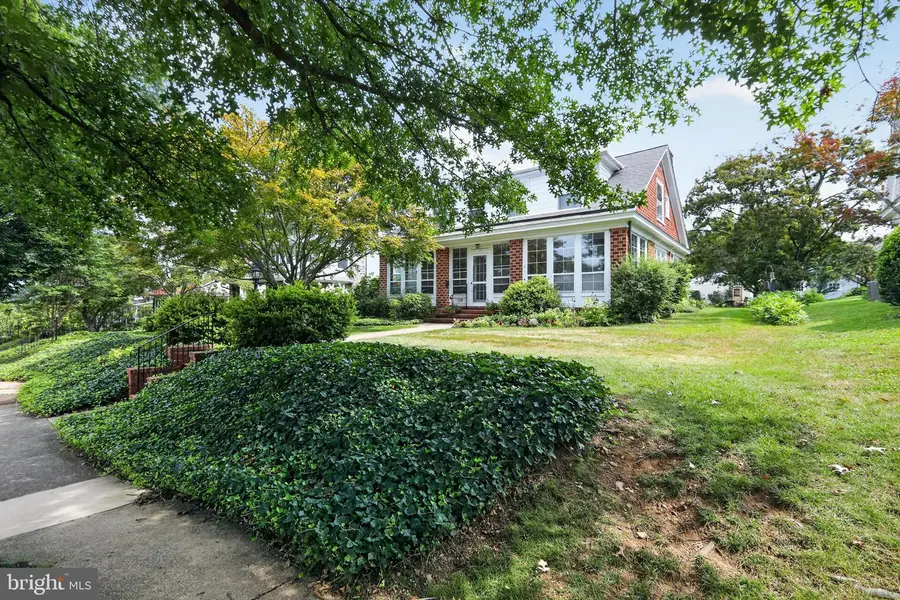 729 N Walnut St, West Chester, PA 19380 - #3