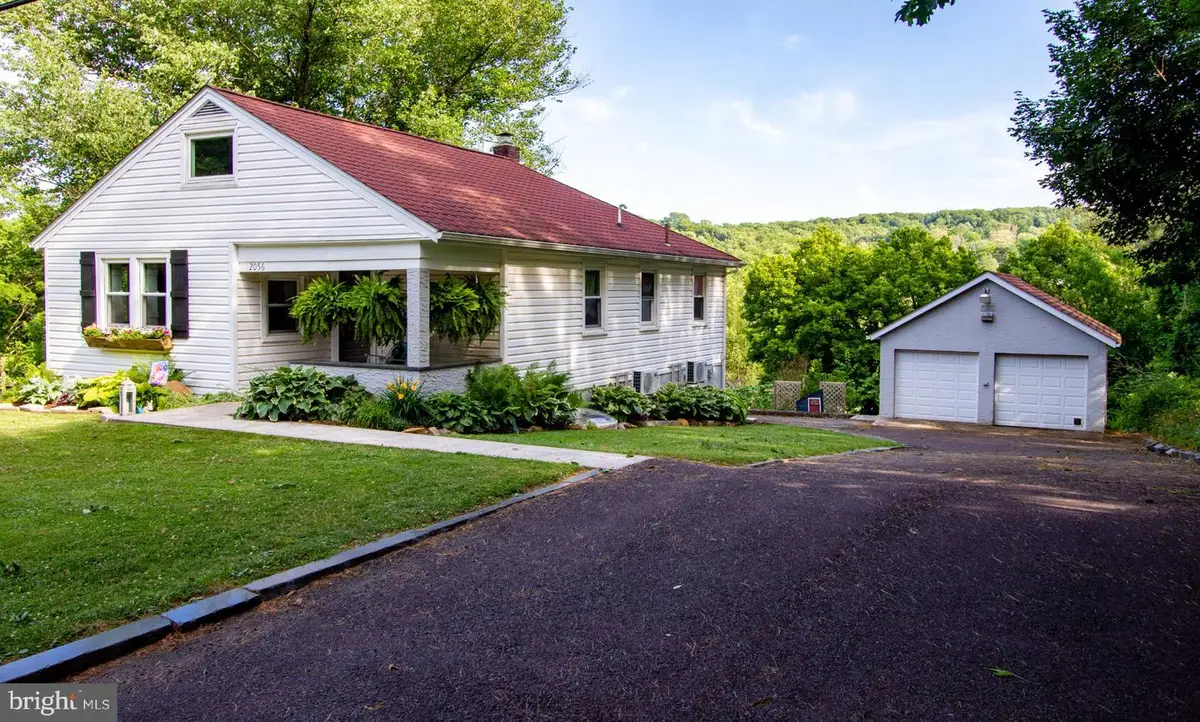 2056 Ridge Rd, Elverson, PA 19520 - #1