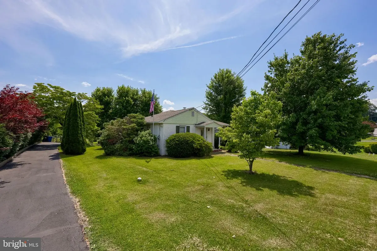 355 Harry Rd, Coatesville, PA 19320 - #1
