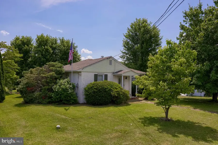 355 Harry Rd, Coatesville, PA 19320 - #2