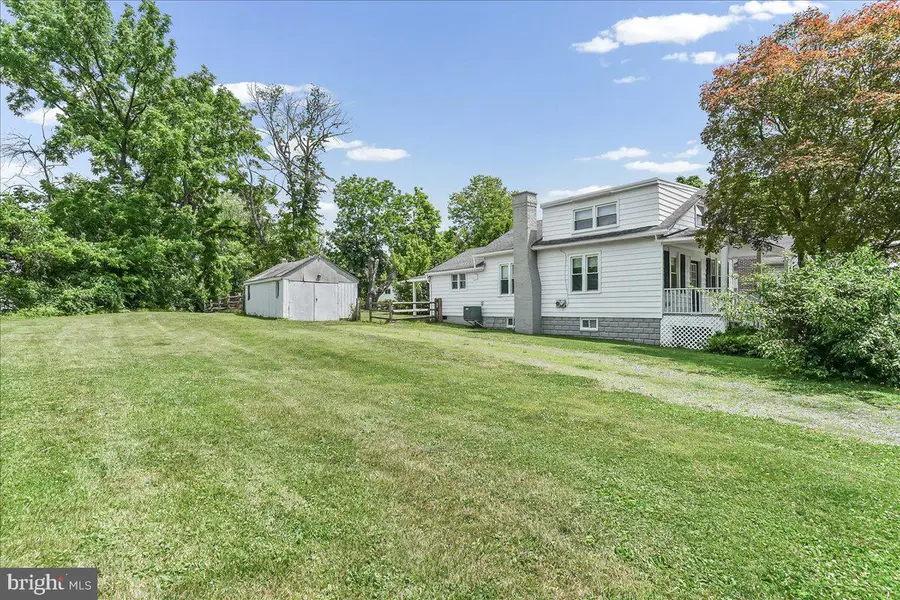 1019 Riverside Dr, Pottstown, PA 19465 - #2